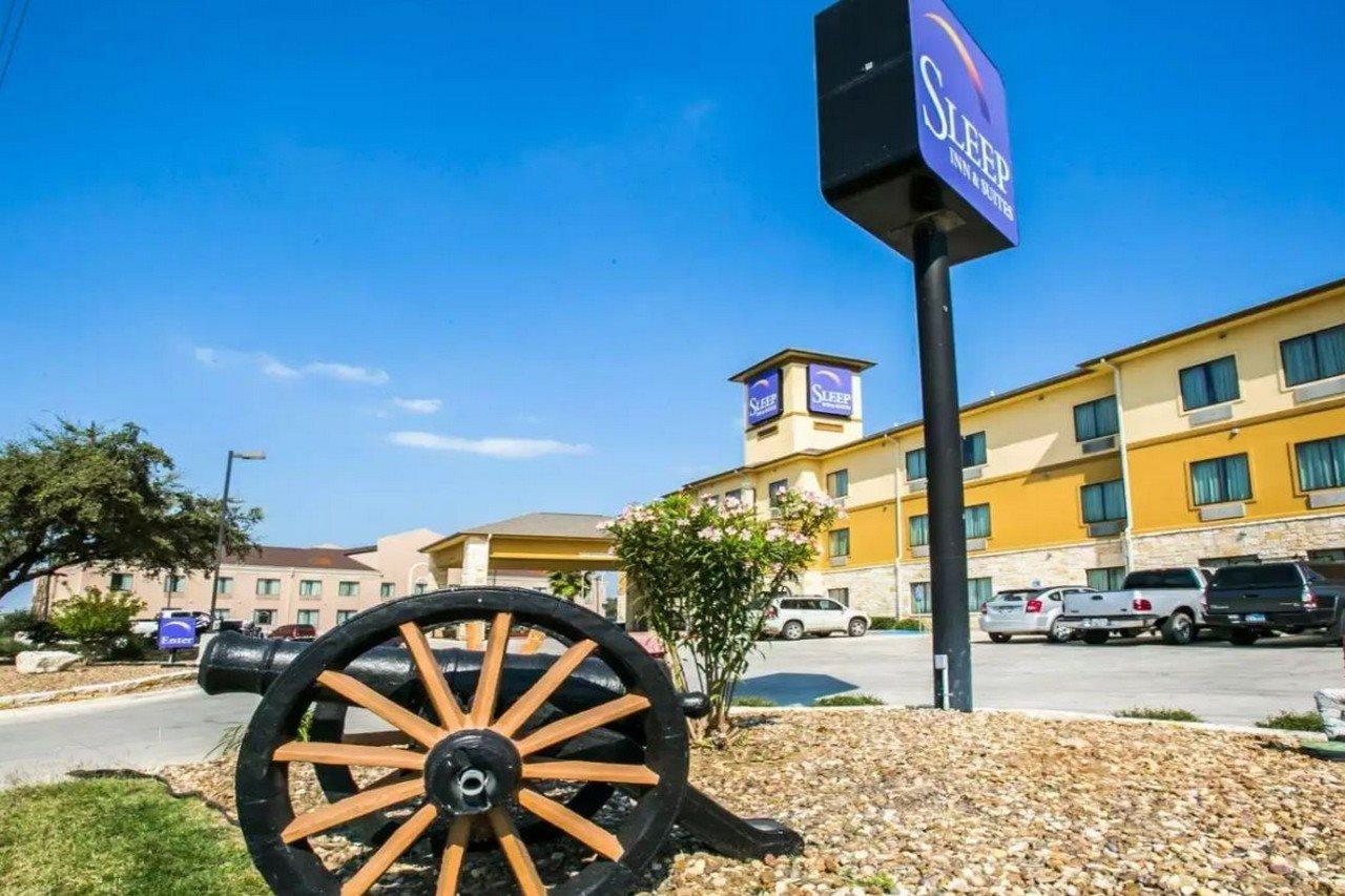 Sleep Inn & Suites Gonzales Near Palmetto State Park Dış mekan fotoğraf