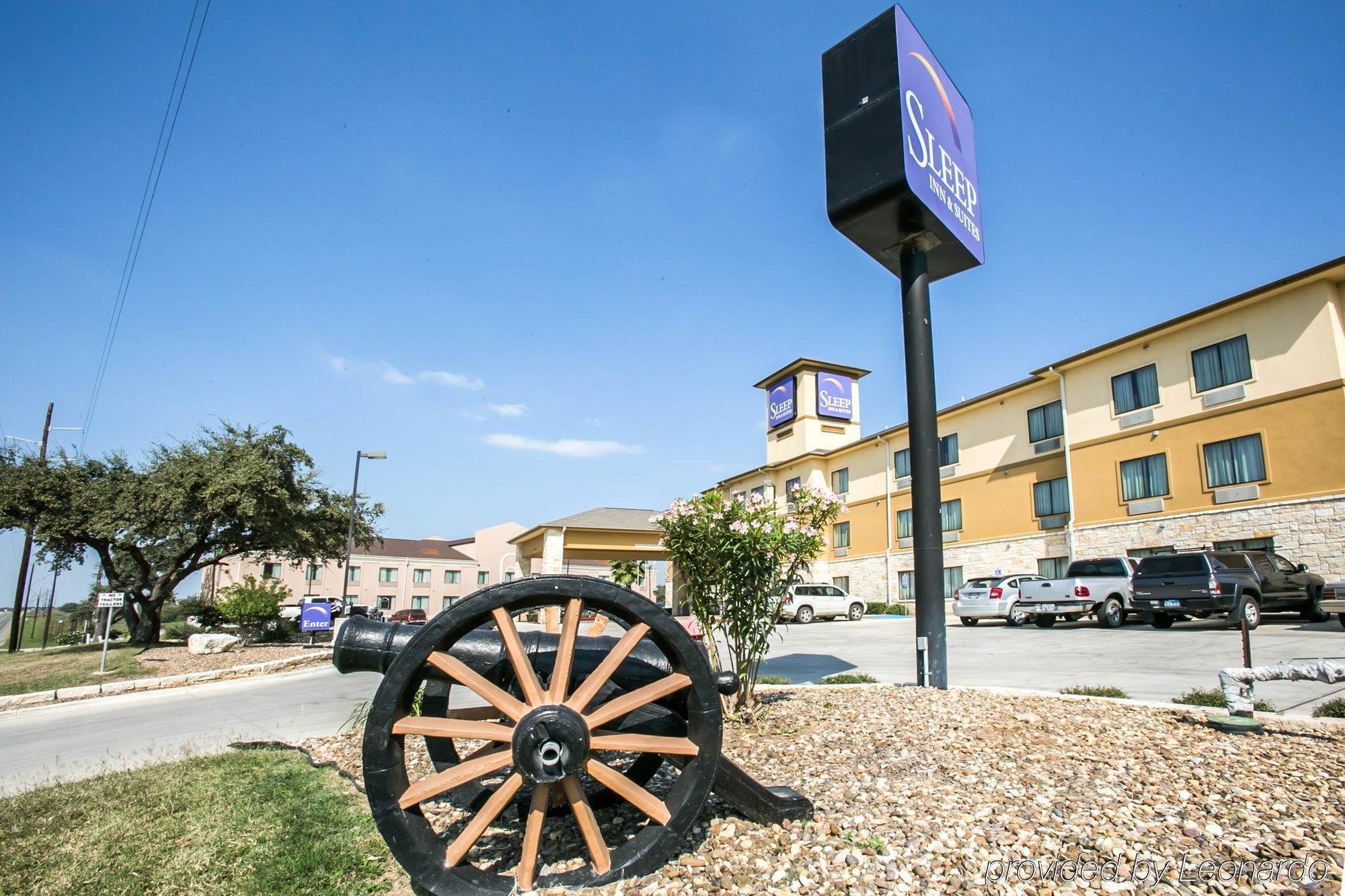 Sleep Inn & Suites Gonzales Near Palmetto State Park Dış mekan fotoğraf